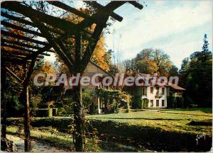 Modern Postcard Chateau of Versailles Petit Trianon Hamlet married Antoinette