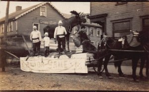 J82/ Taxidermy RPPC Postcard c1910 Canada Hunting Parade Guns Moose 131