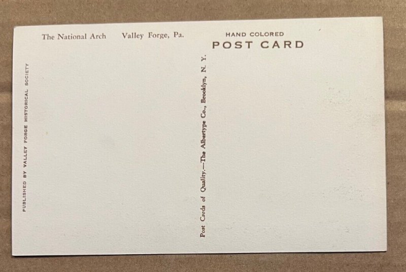 VINTAGE UNUSED POSTCARD - THE NATIONAL ARCH, VALLEY FORGE, PA.