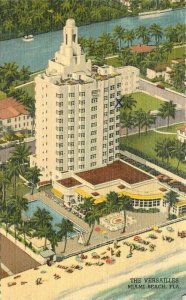 Florida Miami Beach Versailles  Hotel roadside Teich 1950 Deco Postcard 22-4350