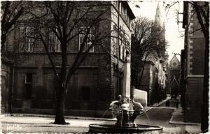 CPA AIX-en-PROVENCE La Fontaine Quatre Dauphins-Église St-Jean de Malte (339918)