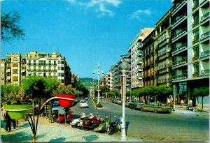 CONTINENTAL SIZE POSTCARD 1970's STREET SCENE SPAIN AVENUE SAN SEBASTIEN SPAIN