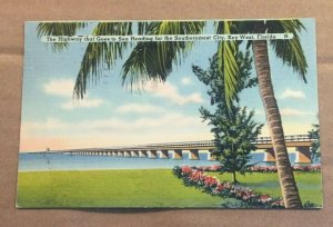 .01 LINEN POSTCARD  1941 USED - HIGHWAY THAT GOES TO THE SEA, KEY WEST , FLA