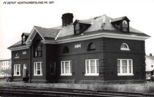 Northumberland Pennsylvania 1971 Penn Central train depot real photo pc Z30287