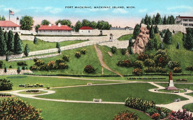 Vintage Postcard Fort Mackinac Built In 1780 Attraction Mackinac Island Michigan