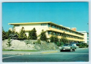 VICTORIA, B.C. Canada ~ Roadside CREST MOTOR INN  - c1970s 4x6 Postcard