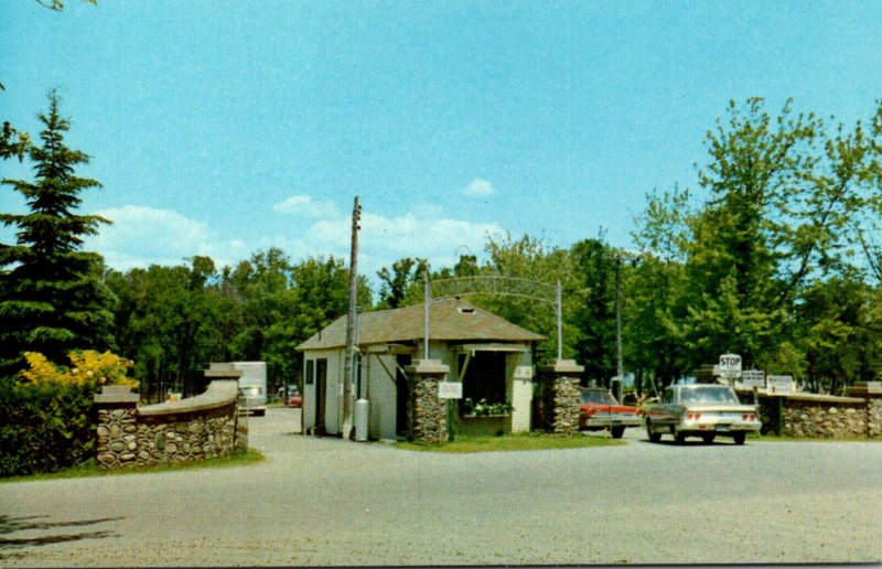 Canada Ontario Lake Simcoe Innispil Park Entrance