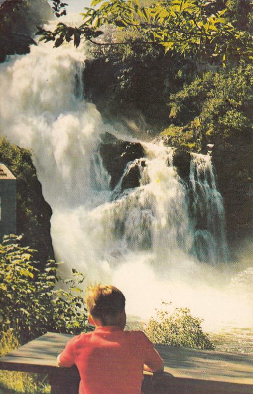 Canada La chute Ouiatchouan de Val-Jalbert