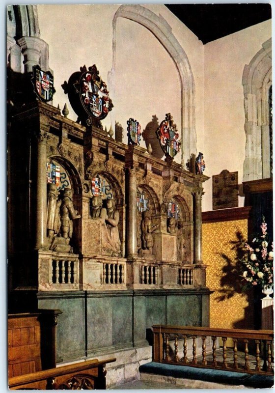 Postcard - Chapel of St. Peter ad Vincula - Tower of London, England 