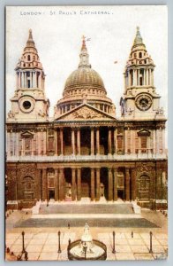 London  England  St. Paul's Cathedral    Postcard