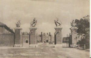 Middlesex Postcard - Hampton Court Palace - The Trophy Gates - TZ11148