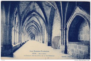 Interieur Des Cloitres De La Cathedrale, BAYONNE (Pyrenees Atlantiques), Fran...