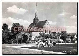 Postcard Modern Souppes sur Loing (Saine et Marne) In the Field