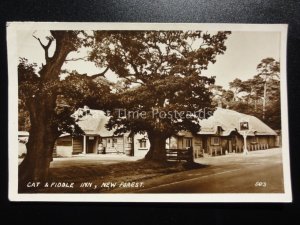 Hampshire: Cat & Fiddle Inn, New Forest c1946 RP Postcard