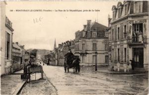 CPA FONTENAY-le-COMTE La Rue de la Republique pres de la Gare (394007)