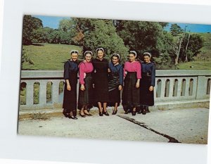 Postcard Greetings from the Amish Country Group of Amish Girls Sunday Dress