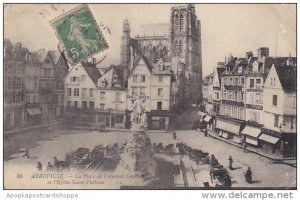 France Abbeville La Place de l'Amiral Courbet et l'Eglise Saint-Vul...