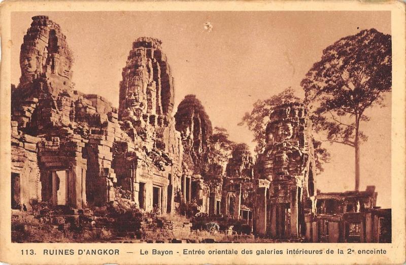 BR57131 Ruines d angkor le bayon entree orientale des galeries int   Cambodia