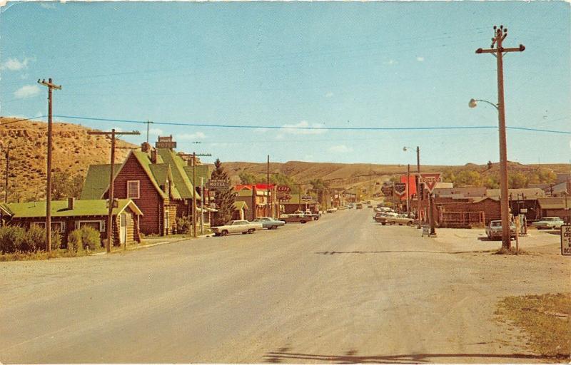 Dubois Wyoming~Street Scene~Conoco-Mobil Gas Station~Hotel~Cafe~1960s Postcard