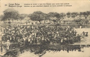 Africa Congo Natives Stepping in the Steamboat to sell their products 05.79 