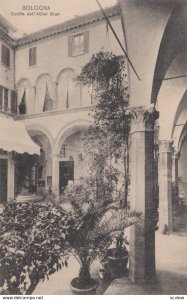 Bologna , Italy , 1900-10s ; Cortile deli'Hotel Brun