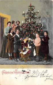 BG14772 family near christmas tree children  weihnachten christmas  germany