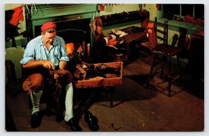 Bootmaker's Shop Williamsburg Virginia Postcard  P4