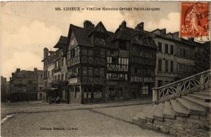 CPA LISIEUX - Vieilles Maisons devant St-Jacques (516285)