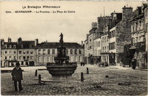 CPA GUINGAMP La Fontaine - La Place du Centre (1296194)