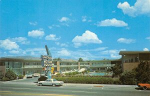 TOWN HOUSE Motor Lodge RENO Nevada Roadside c1960s Chrome Vintage Postcard