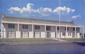 EUGENE, OR Oregon   VETERAN'S MEMORIAL BUILDING   c1950's Chrome Postcard