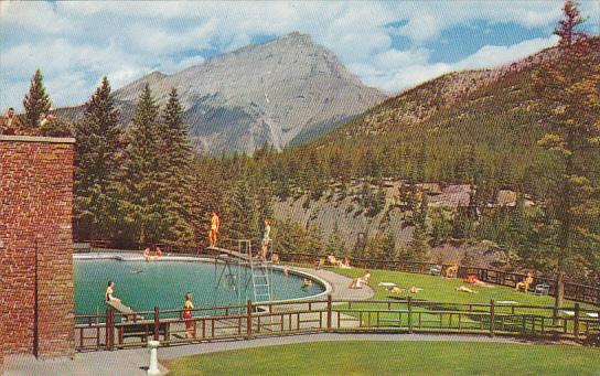 Banff Springs Hotel Swimming Pool Showing Cascade Mountain Banff National Canada Alberta Banff Postcard Hippostcard