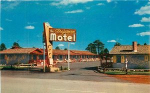 Arizona Flagstaff The Arizonian Hotel Lodge McGarr roadside Postcard 22-8332