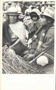 ecuador, QUITO, Native Indians at the Market (1940s) RPPC Postcard (1)