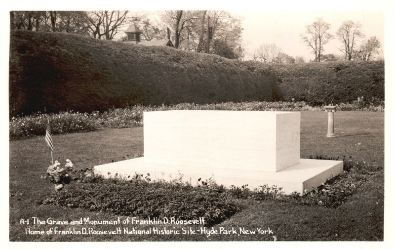 Vintage Postcard 1920's The Grave & Monument Of Franklin D. Roosevelt NY