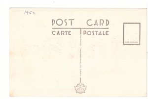 Soldiers Memorial And Park, Brampton, Ontario, Vintage 1952 PECO Postcard