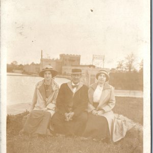 c1910s Outdoor Group Women and Man RPPC Classy Cold Winter Fashion Building A211