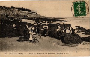 CPA St-NAZAIRE - La Peche aux Moules sur les Rochers (251091)