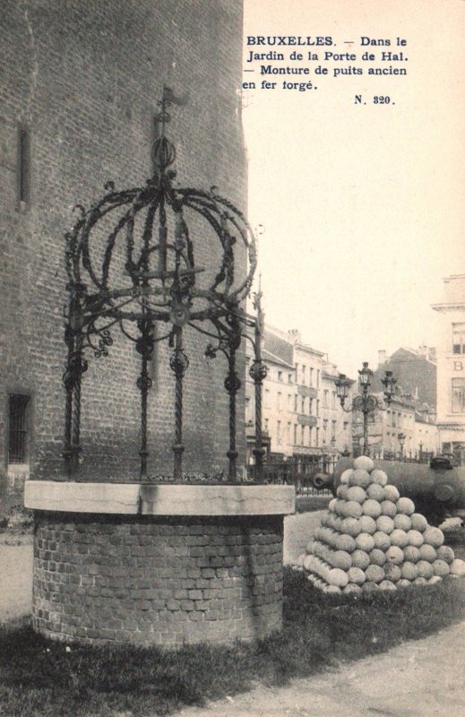 Dans le Jardin de la Porte de Hal,Brussels,Belgium BIN