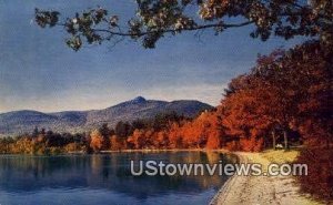 Mt Chocorua & Lake in White Mountains, New Hampshire