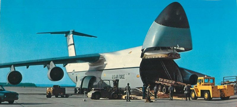 Postcard America US Army Lockheed Martin transport plane C- 5A Galaxy