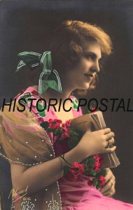 BEAUTIFUL YOUNG WOMAN-STYLISH DRESS-HOLDS PIERRE WOLFF BOOK~1926 PHOTO POSTCARD