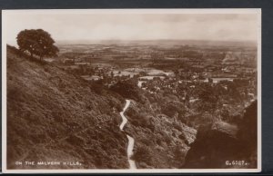 Worcestershire Postcard - On The Malvern Hills     RS8775