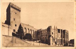 BT14424 facade principale du palais des papes Avignon            France