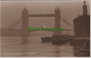 London Postcard - Tower Bridge The Setting Sun SW10446