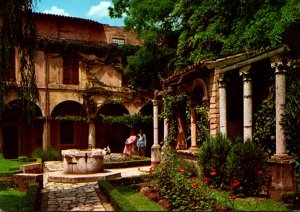 Italy Verona The Cloister The Grave Of Juliet