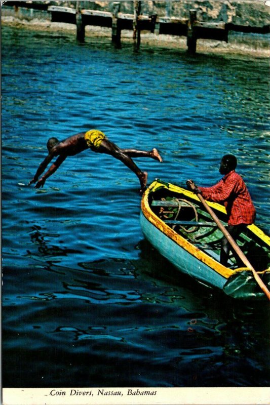 VINTAGE CONTINENTAL SIZE POSTCARD COIN DIVERS AT NASSAU BAHAMAS MAILED 1976