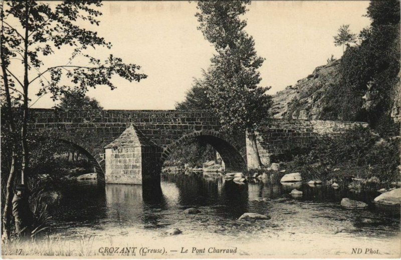 CPA CROZANT Le Pont Charraud (1144150)