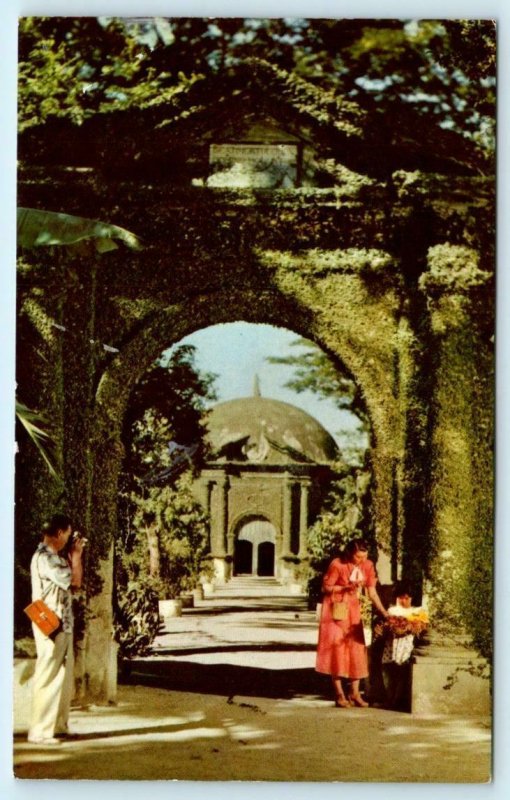 PAN AM AIRLINES Advertising MANILA, PHILIPPINES Paco Cemetery c1960s Postcard