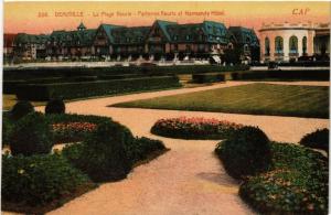 CPA DEAUVILLE - La Plage Fleurie - Parterres fleuris et Normandy Hotel (515627)
